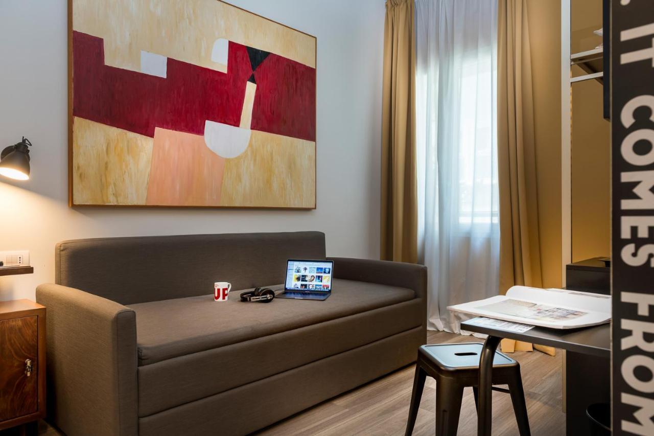 Up Hotel Римини Экстерьер фото